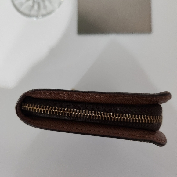 Louis Vuitton Brown Monogram Zip Around Wallet - Picture 3 of 10